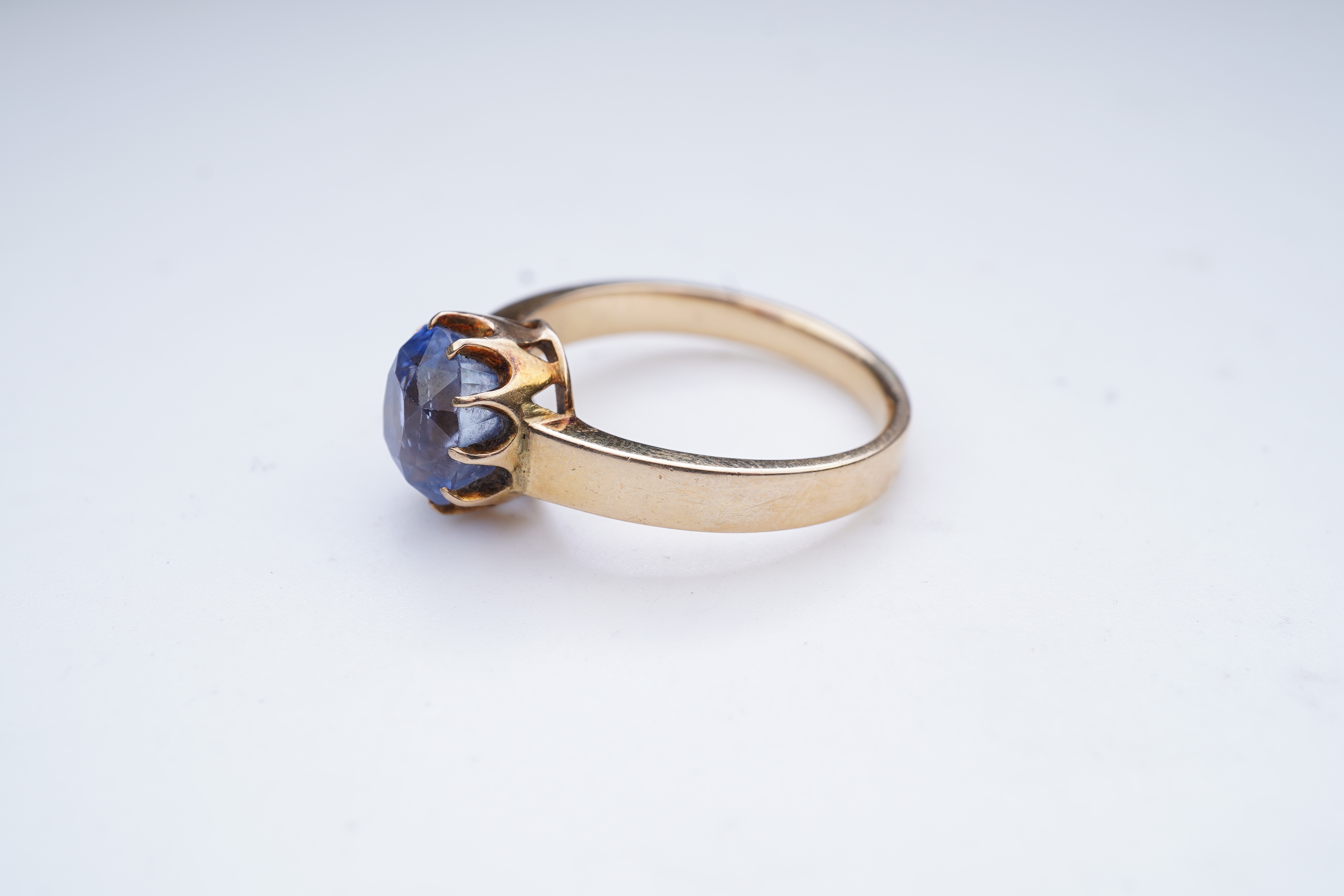 A sapphire ring, early 20th century